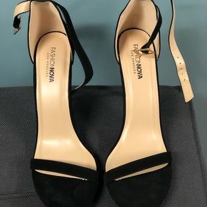 Fashinnova strapped heels